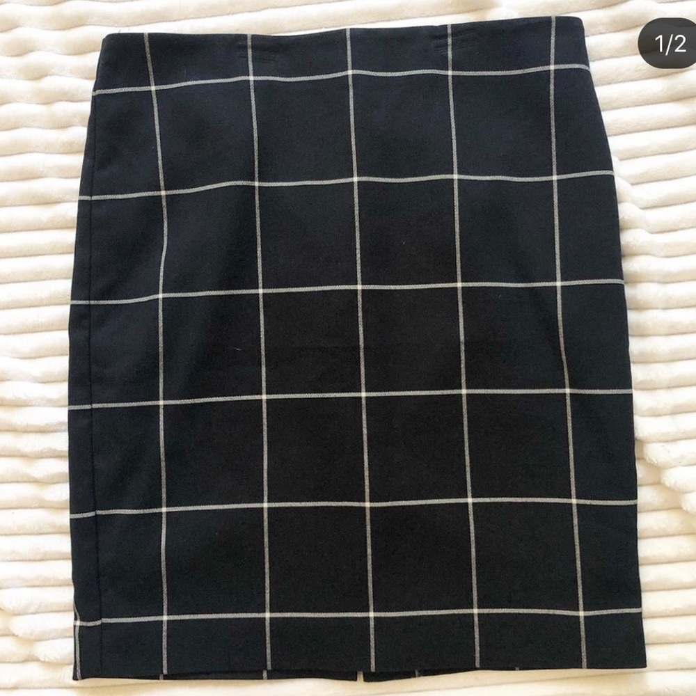 Navy checkered pencil skirt
